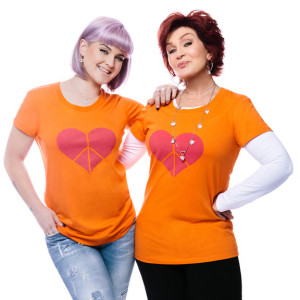 kelly-sharon-osbourne-smiling_grande